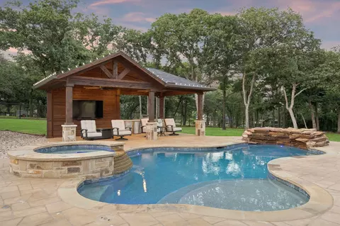 213 Shenandoah Ct, Argyle, TX 76226