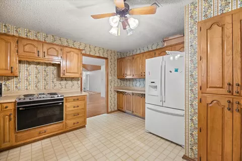 Kitchen - 2952 State Hwy 144, Glen Rose, TX 76043 photo 2 of 2