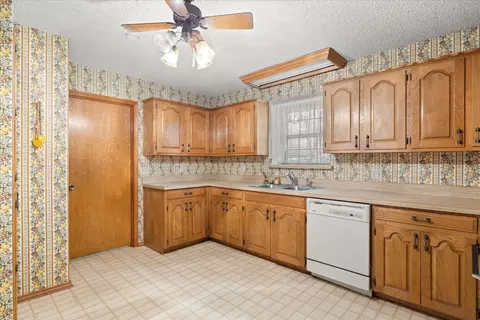 Kitchen - 2952 State Hwy 144, Glen Rose, TX 76043 photo 1 of 2