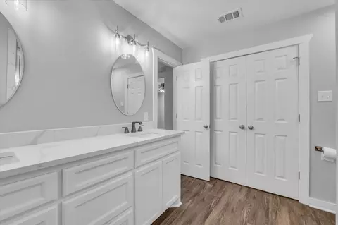 Bath - 3608 N 26th St, Waco, TX 76708 photo 2 of 4
