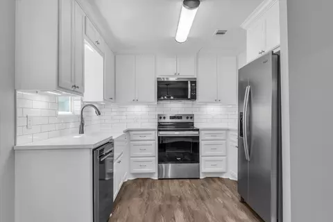 Kitchen - 3608 N 26th St, Waco, TX 76708 photo 2 of 2