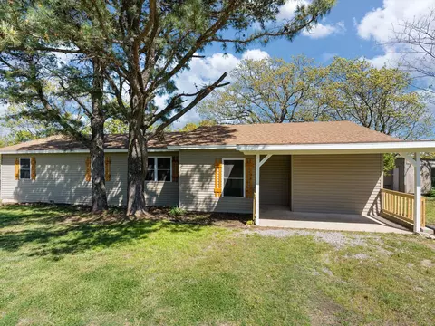 2068 Bristow Pt, Eufaula, OK 74432