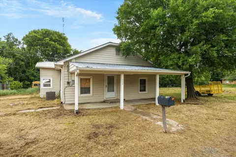 Other - 502 S Elm St, Celeste, TX 75423 photo 3 of 5