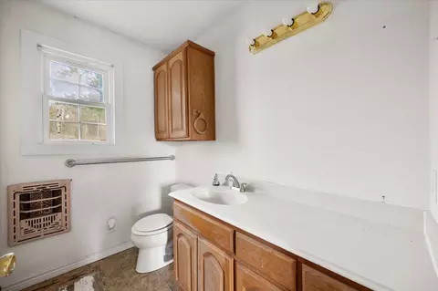 Bath - 502 S Elm St, Celeste, TX 75423 photo 1 of 2