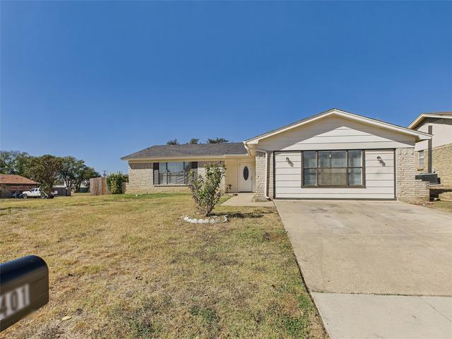 5401 Denise Dr, Haltom City, TX 76148