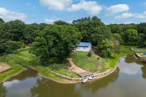 105 Tarno Ln, Gun Barrel City, TX 75156
