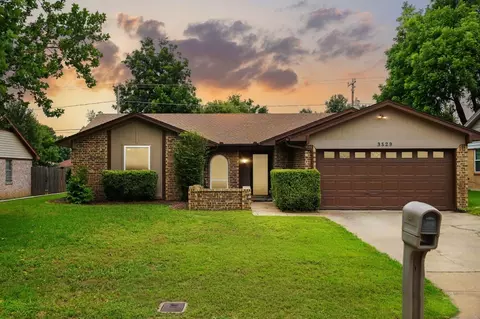 3509 Kelvin Ave, Fort Worth, TX 76133