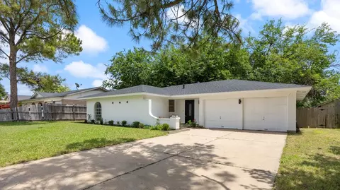 2102 E Timberview Ln, Arlington, TX 76014
