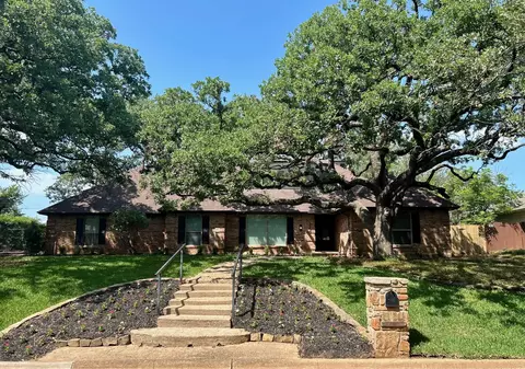 3609 Country Club Rd, Arlington, TX 76013