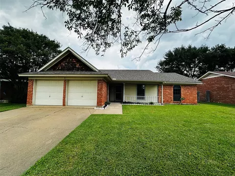 6741 Ridgetop Rd, North Richland Hills, TX 76182