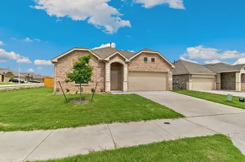 952 Dustwood Dr, Haslet, TX 76052