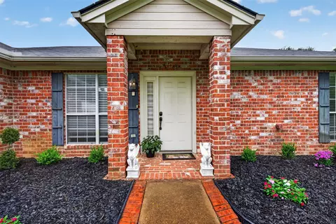 4505 Lawndale Dr, Benton, LA 71006