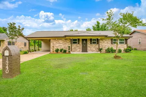 1240 NE 17th St, Paris, TX 75460