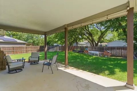 204 Countryside Dr, Aubrey, TX 76227