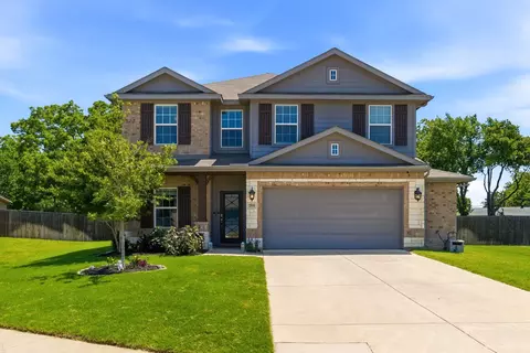 204 Countryside Dr, Aubrey, TX 76227