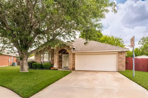 1005 Darren Dr, Burleson, TX 76028