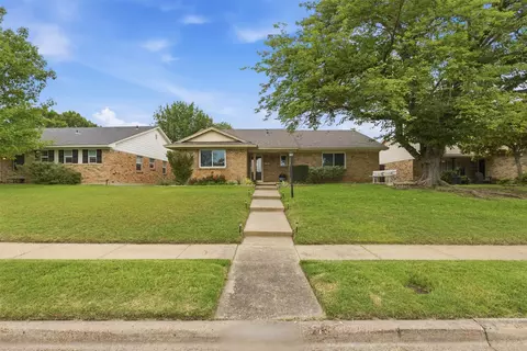 9115 Westglen Dr, Dallas, TX 75228