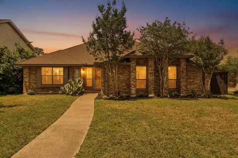 9107 Sweetwater Dr, Dallas, TX 75228