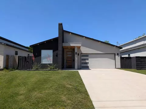 2871 E Overton Rd, Dallas, TX 75216