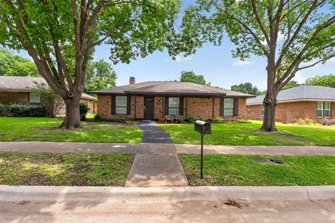 302 Gwendola Dr, Mckinney, TX 75071