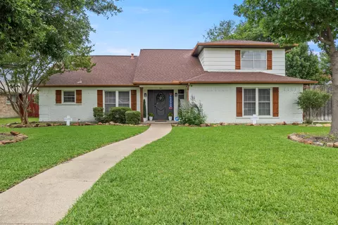 901 Serenade Ln, Richardson, TX 75081