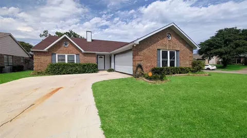 500 Rosewood Ln, Forney, TX 75126