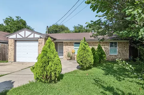 618 SE 3rd St, Grand Prairie, TX 75051