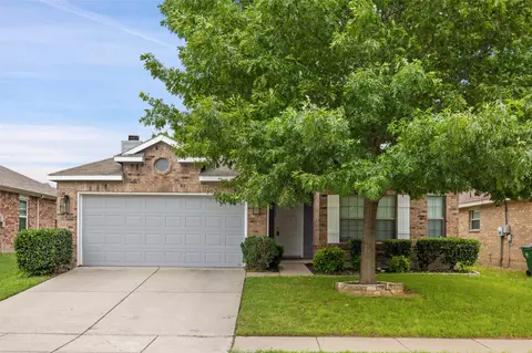 8908 King Ranch Dr, Cross Roads, TX 76227