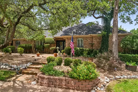 4008 Brookside Dr, Bedford, TX 76021