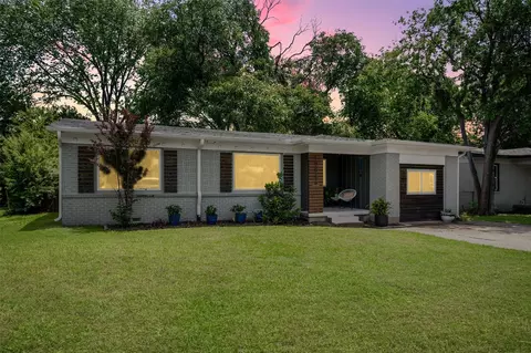 10846 Sharondale Dr, Dallas, TX 75228