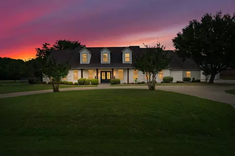 890 Topaz Ln, Oak Point, TX 75068