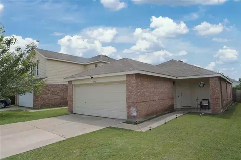 6701 Waterhill Ln, Fort Worth, TX 76179