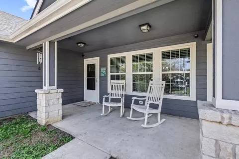 Exterior - 608 E Shepherd St, Denison, TX 75021 photo 4 of 10