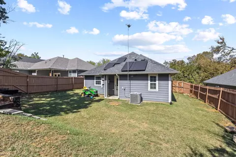 Exterior - 608 E Shepherd St, Denison, TX 75021 photo 6 of 10