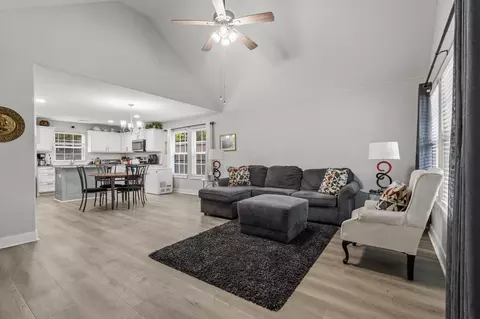 Entry Way - 608 E Shepherd St, Denison, TX 75021 photo 1 of 3