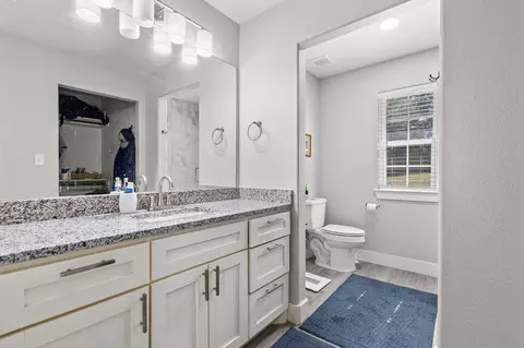 Bath - 608 E Shepherd St, Denison, TX 75021 photo 1 of 3