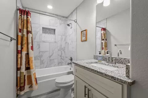 Bath - 608 E Shepherd St, Denison, TX 75021 photo 3 of 3