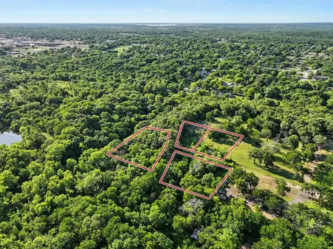 830 E Morgan St, Denison, TX 75021 photo 3