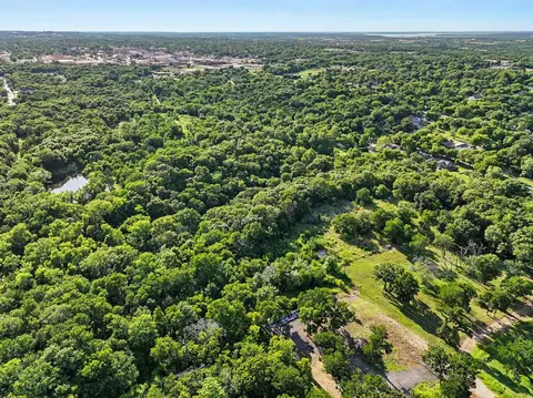 830 E Morgan St, Denison, TX 75021 photo 2