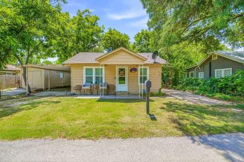 328 S Race St, Stephenville, TX 76401