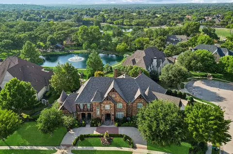 6900 King Charles Ct, Colleyville, TX 76034