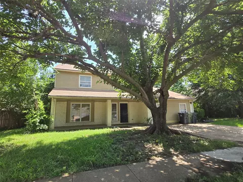 1500 Endicott Dr, Arlington, TX 76018