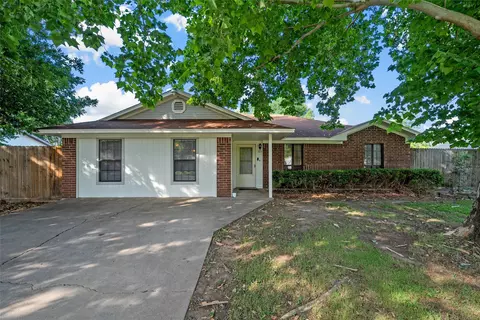 305 Elmwood Dr, Waco, TX 76712