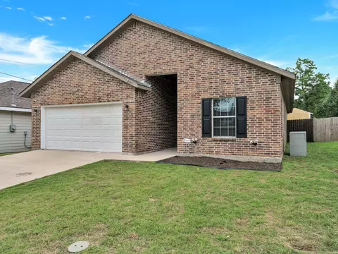 2107 Hemphill St, Greenville, TX 75401