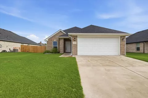 2120 Gabriel Dr, Sherman, TX 75092