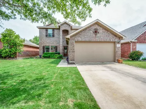 8924 Holliday Ln, Aubrey, TX 76227