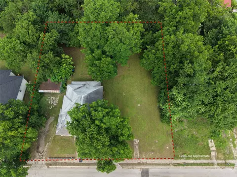 1414 Wesley St, Greenville, TX 75401