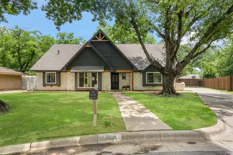 2911 Kircaldy Ct, Arlington, TX 76015