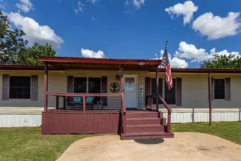 75 Southern Dr, Mineral Wells, TX 76067