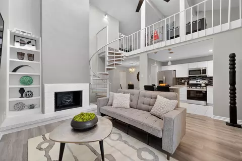 9145 Emberglow Ln, Dallas, TX 75243